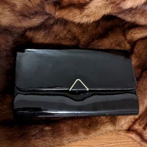 🇬🇧 vintage late 70s early 80s clutch faux patent leather and gold chic